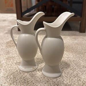 Bundle of matching vases